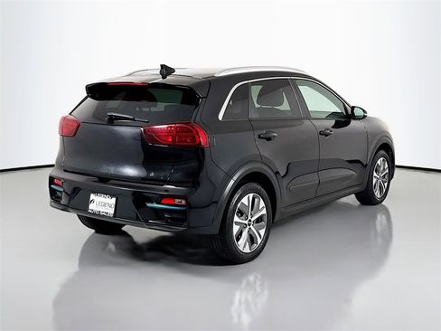 Used 2022 Kia Niro EX Premium w/ Cold Weather Package image 5