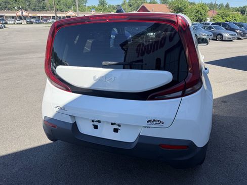 Used 2022 Kia Soul LX w/ Technology Package FWD image 8
