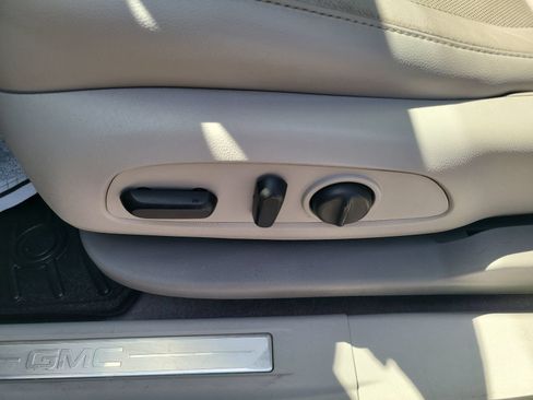 Used 2019 GMC Acadia SLT FWD image 12