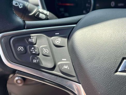 Used 2023 Chevrolet Equinox Premier AWD/4WD image 23