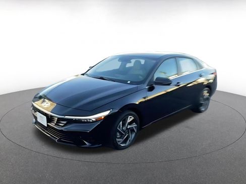 Used 2025 Hyundai Elantra Limited image 8
