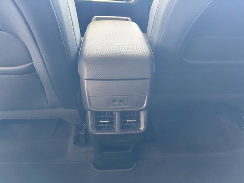 Used 2025 Chevrolet Equinox LT w/ Convenience Package II image 21