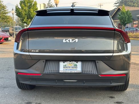 Used 2023 Kia EV6 Light image 7