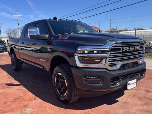 New 2026 RAM 2500 Laramie AWD/4WD image 3