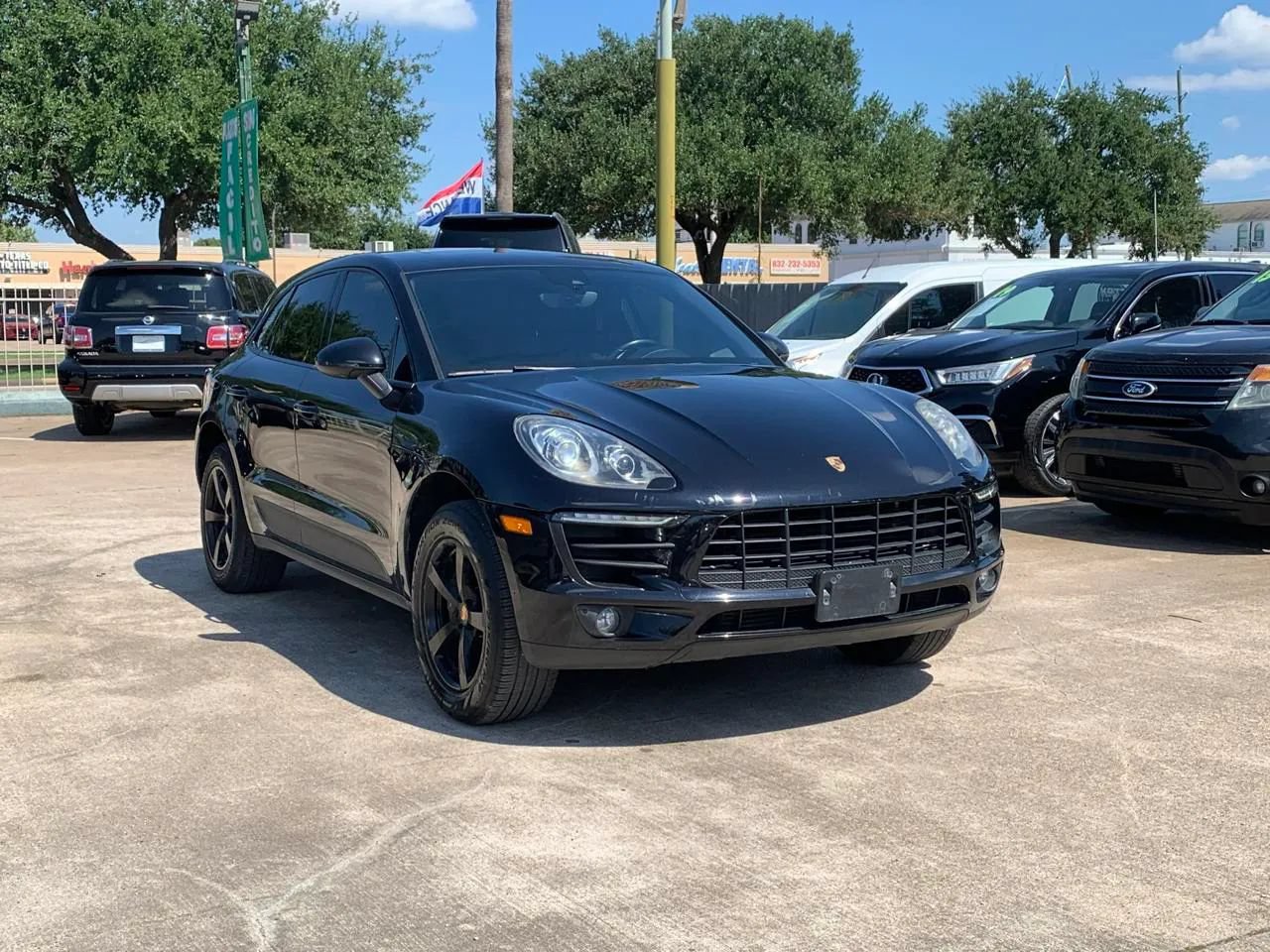 Used 2017 Porsche Macan AWD/4WD image 3