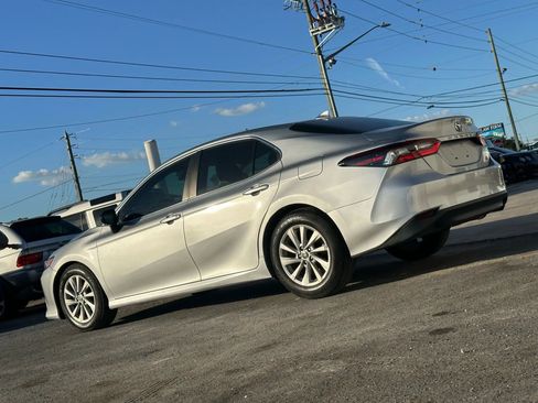 Used 2021 Toyota Camry LE image 4