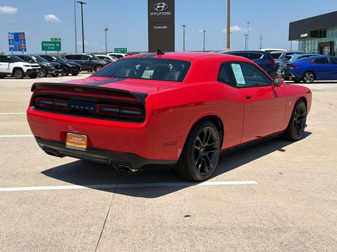 Used 2022 Dodge Challenger R/T Scat Pack w/ Shaker Package RWD image 9
