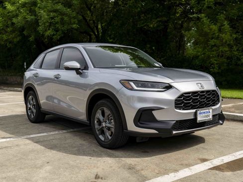 Certified 2026 Honda HR-V LX image 2