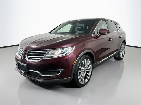 Used 2017 Lincoln MKX Reserve w/ Driver Assistance Package AWD/4WD image 3