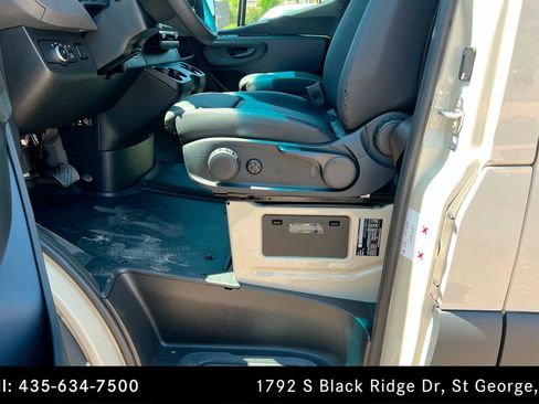 Used 2025 Mercedes-Benz Sprinter 2500 image 14