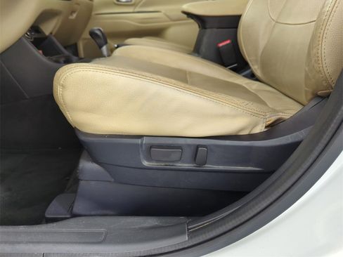 Used 2016 Mitsubishi Outlander SEL image 13