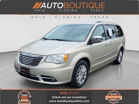 Used 2014 Chrysler Town & Country Touring-L FWD image 1