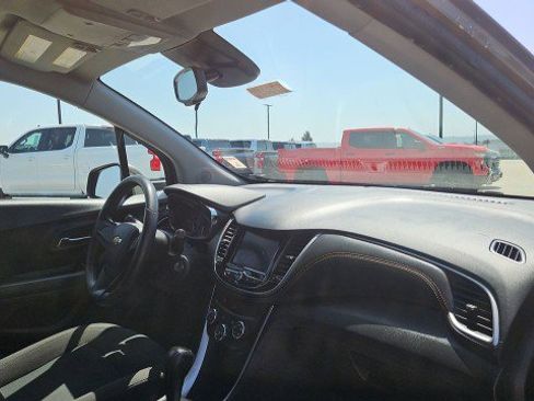 Used 2021 Chevrolet Trax LS AWD/4WD image 27