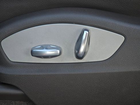 Used 2018 Porsche Macan Base image 23