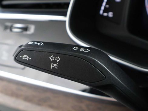 Used 2020 Audi Q8 Prestige w/ Prestige Package AWD/4WD image 29