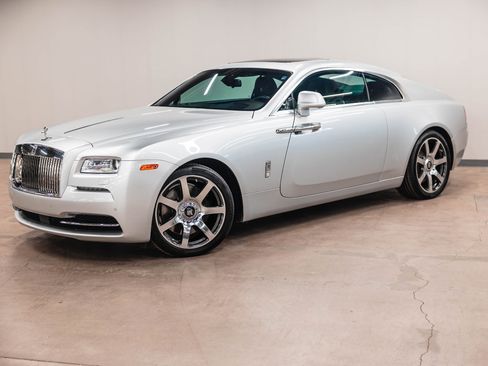 Used 2015 Rolls-Royce Wraith image 12