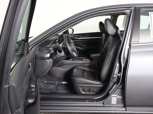 Used 2023 Nissan Altima 2.0 SR FWD image 29