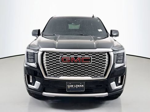 Used 2021 GMC Yukon Denali w/ Denali Premium Package AWD/4WD image 2