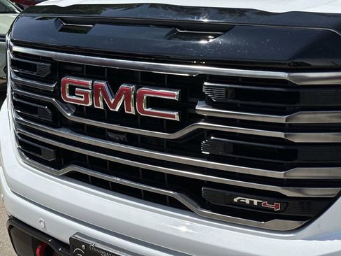 Certified 2025 GMC Sierra 1500 AT4 w/ Technology Package AWD/4WD image 33