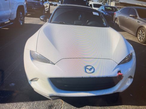 Used 2020 MAZDA MX-5 Miata Sport image 10