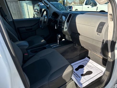 Used 2015 Nissan Xterra PRO-4X image 32