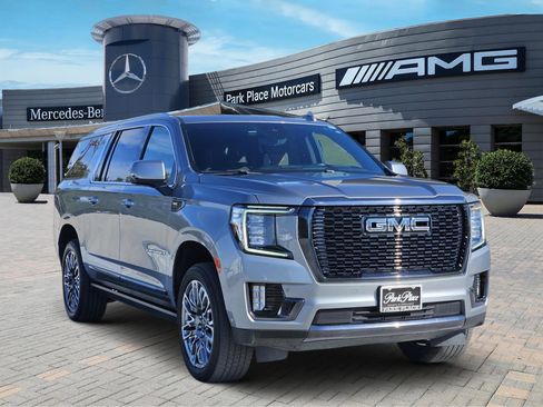Used 2023 GMC Yukon XL Denali Ultimate image 2