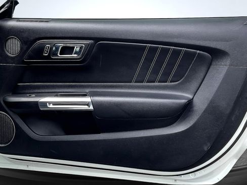 Used 2016 Ford Mustang Premium image 21