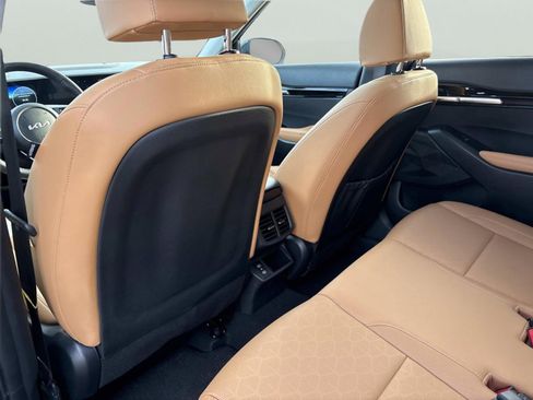 Used 2024 Kia Seltos SX w/ SX Sunroof Package image 16