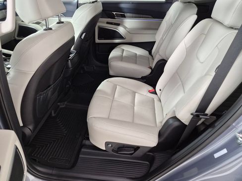 Used 2025 Kia Telluride SX w/ SX Captain's Chair Package AWD/4WD image 26