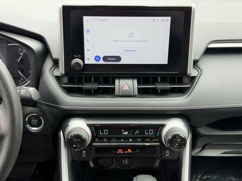 Used 2025 Toyota RAV4 XLE FWD image 17