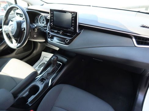 Used 2021 Toyota Corolla LE w/ Carpet Mat Package (TMS) image 10