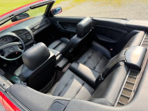 Used 1995 BMW 325i Convertible RWD image 10