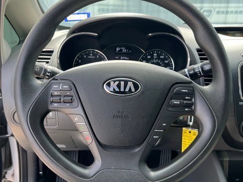 Used 2018 Kia Forte LX FWD image 19