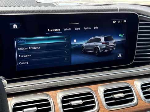 New 2026 Mercedes-Benz GLS 580 4MATIC image 32