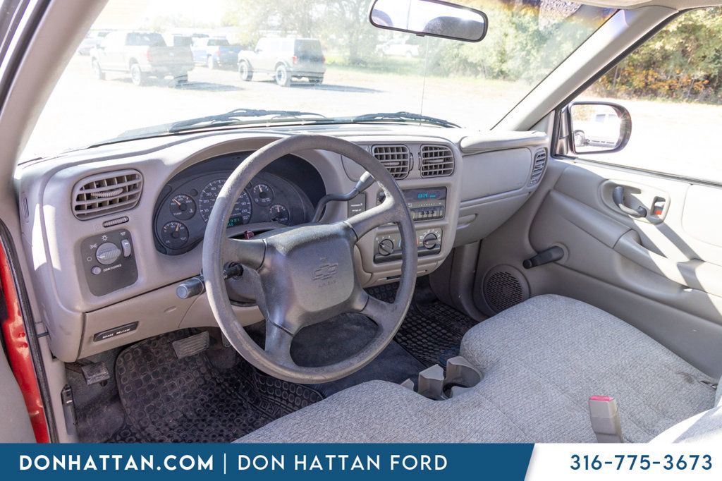 Used 1998 Chevrolet S10 Pickup 2WD Regular Cab image 14