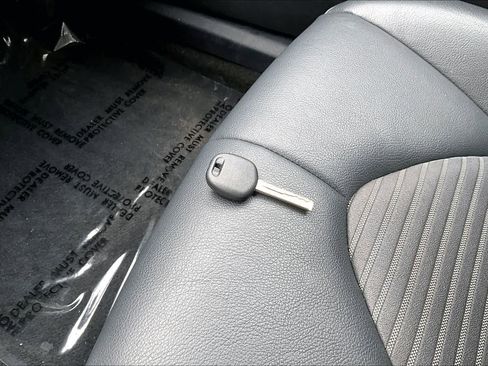 Used 2024 Toyota Camry SE FWD image 14