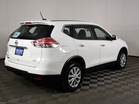 Used 2015 Nissan Rogue S AWD/4WD image 6
