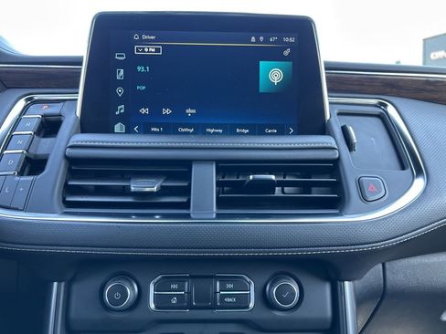 Used 2023 Chevrolet Suburban Premier image 18