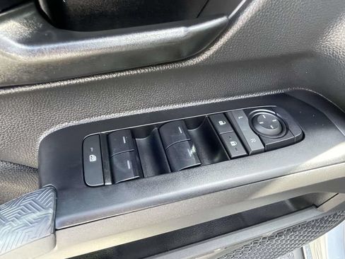 Used 2025 Toyota Tacoma SR5 RWD image 15