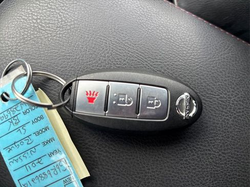 Used 2011 Nissan Rogue SV w/ SL Pkg image 38