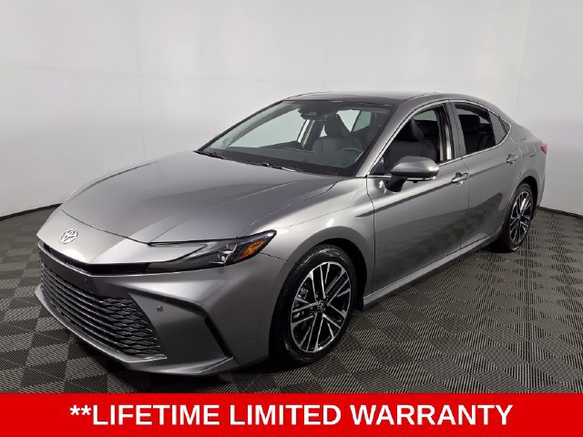 Used 2025 Toyota Camry XLE w/ Premium Plus Package FWD image 3