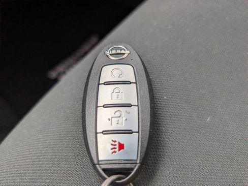 Used 2025 Nissan Frontier PRO-4X AWD/4WD image 28