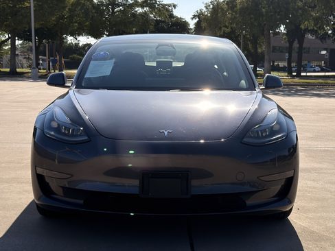 Used 2023 Tesla Model 3 Standard Range RWD image 2