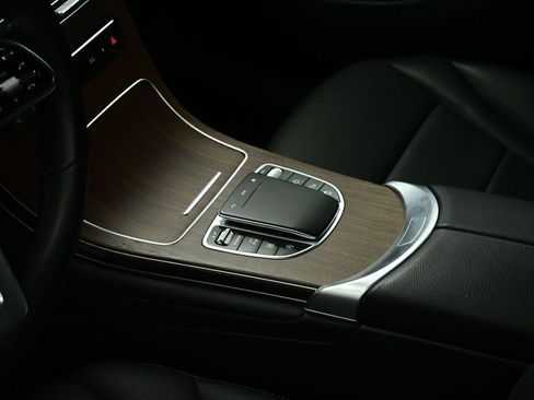 Used 2022 Mercedes-Benz GLC 300 4MATIC image 17