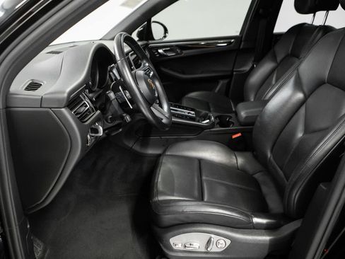Certified 2023 Porsche Macan S AWD/4WD image 18