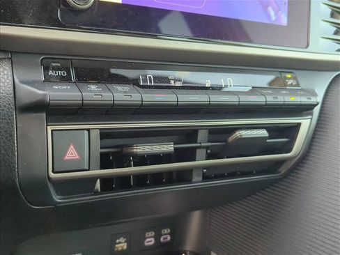 Certified 2025 Toyota Camry SE w/ Convenience Package FWD image 21