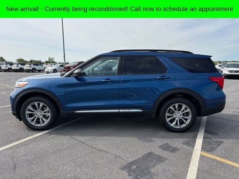 Used 2023 Ford Explorer XLT w/ Equipment Group 202A image 6