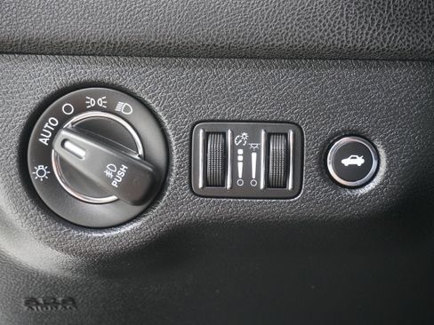 Used 2017 Chrysler 300 Limited w/ Driver Convenience Group RWD image 24