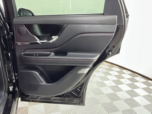 Used 2025 Lincoln Corsair Reserve image 24