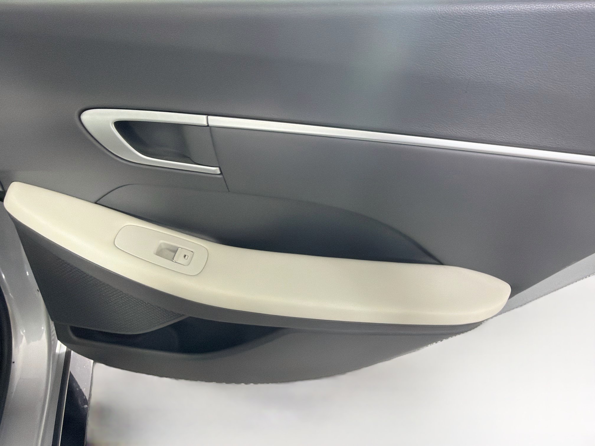 Used 2025 Hyundai Sonata SEL FWD image 28